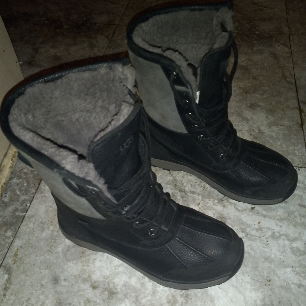 UGG  women's black and grey suede boot size 8